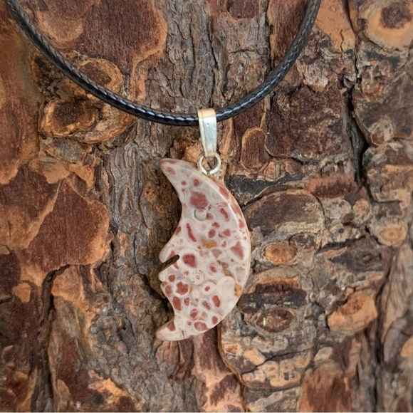 Fossil Stone Crescent Man in Moon Face Pendant Necklace Polished Half Moon 20" - Picture 3 of 7